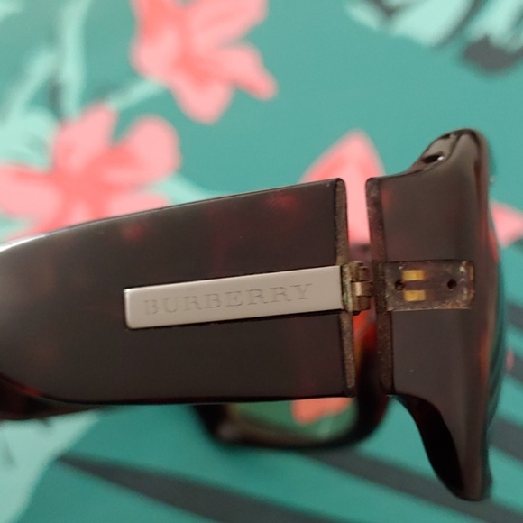 BURBERRY WOMEN'S SUNGLASSES BROWN TORTOISE FRAME - Picture 8 of 8